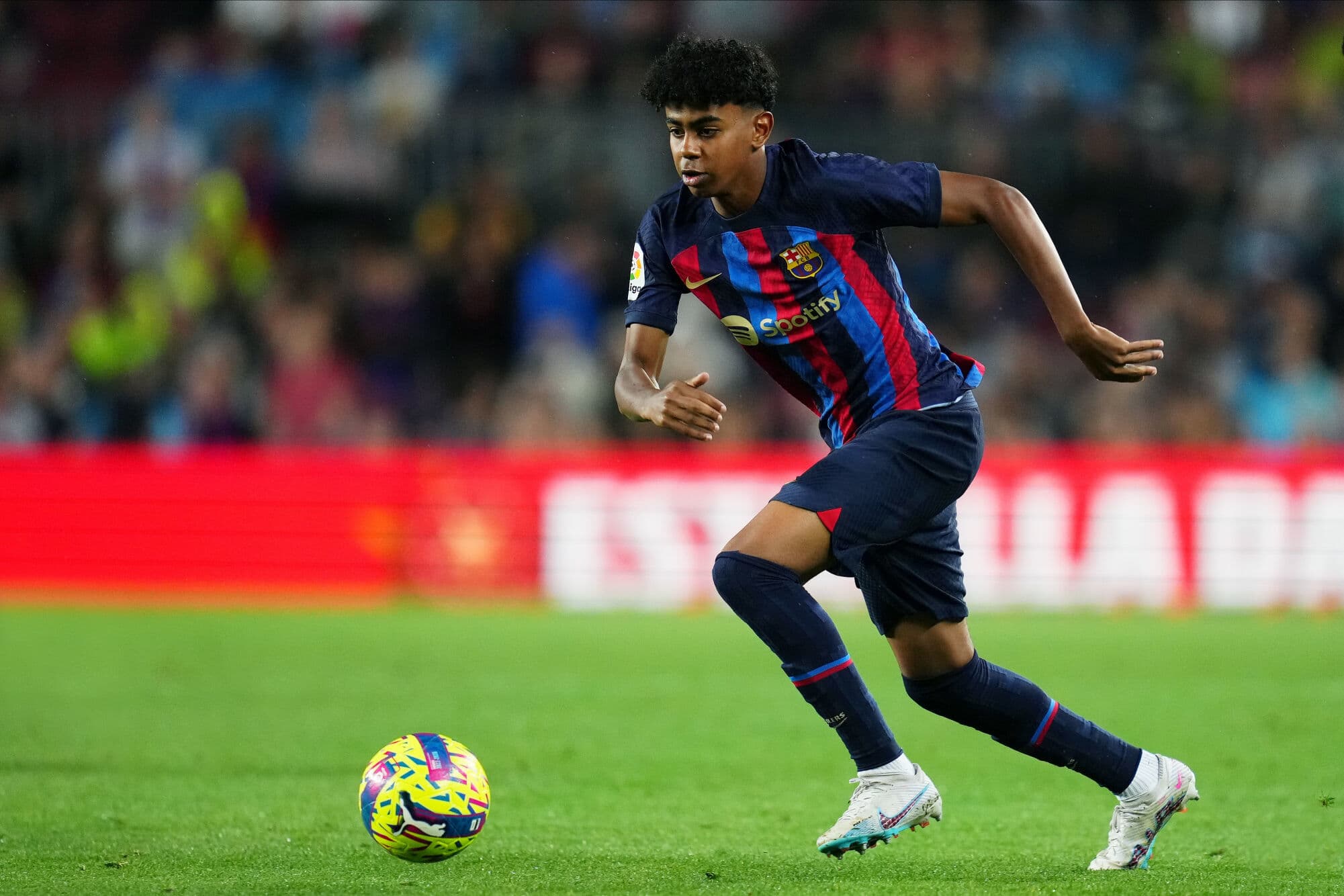 Lamine Yamal : Poids, Taille et Carrière d'un Jeune Prodigieux