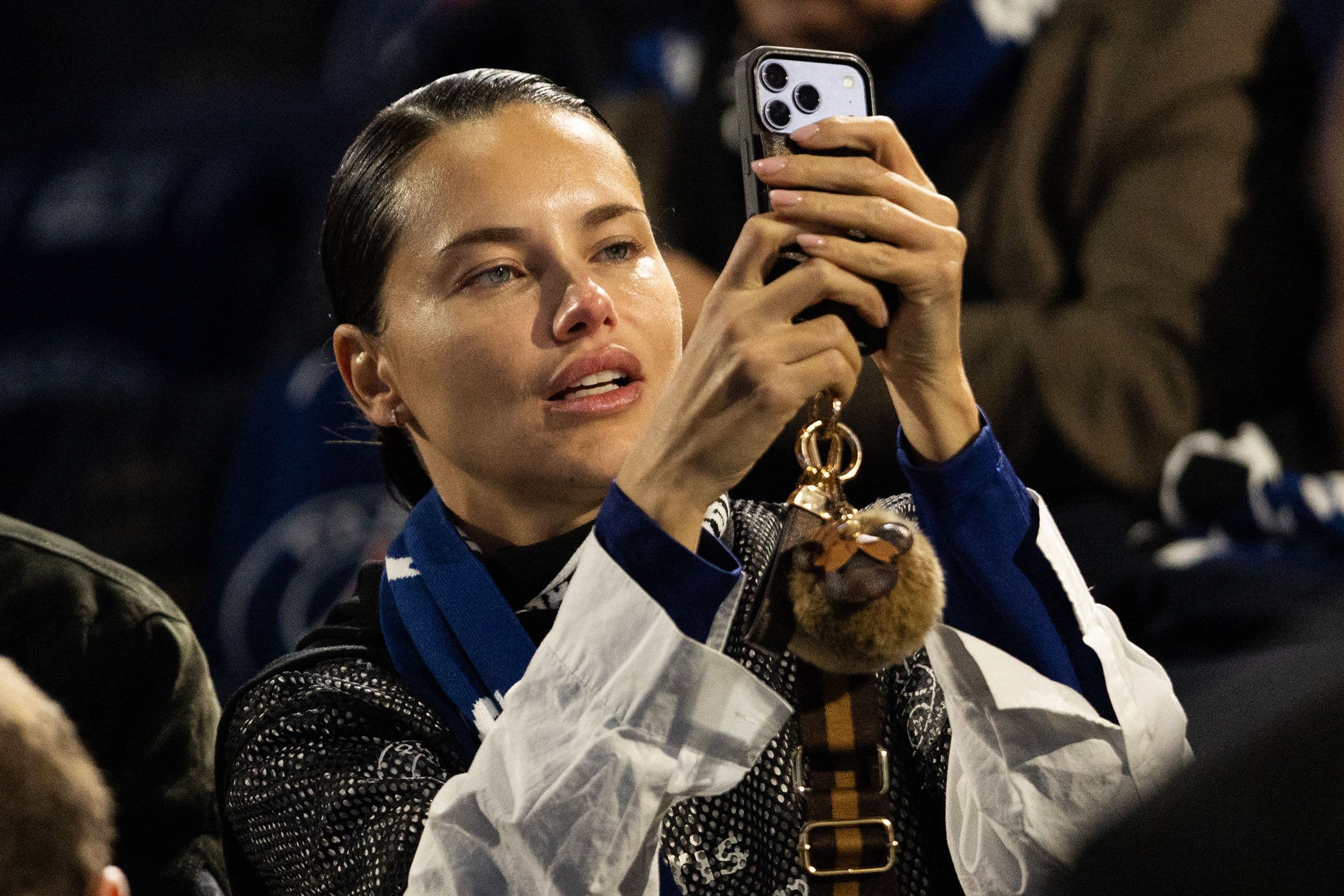 Adriana Lima, Louis Garrel et Ophélie Meunier : Les stars en liesse après la victoire éclatante du PSG au Parc des Princes