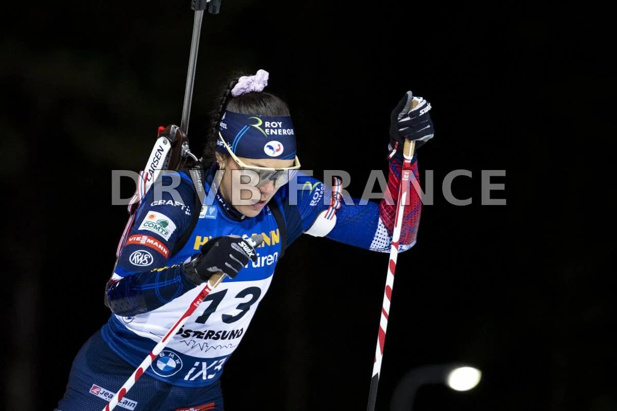 Revivez la victoire de Julia Simon au sprint féminin de 7,5 km à Otepää - Coupe du Monde de Biathlon 2025-2026