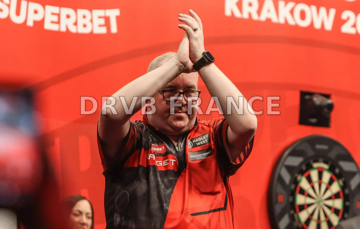 « Un loisir hyper convivial »… Comment la nouvelle mode des fléchettes ...