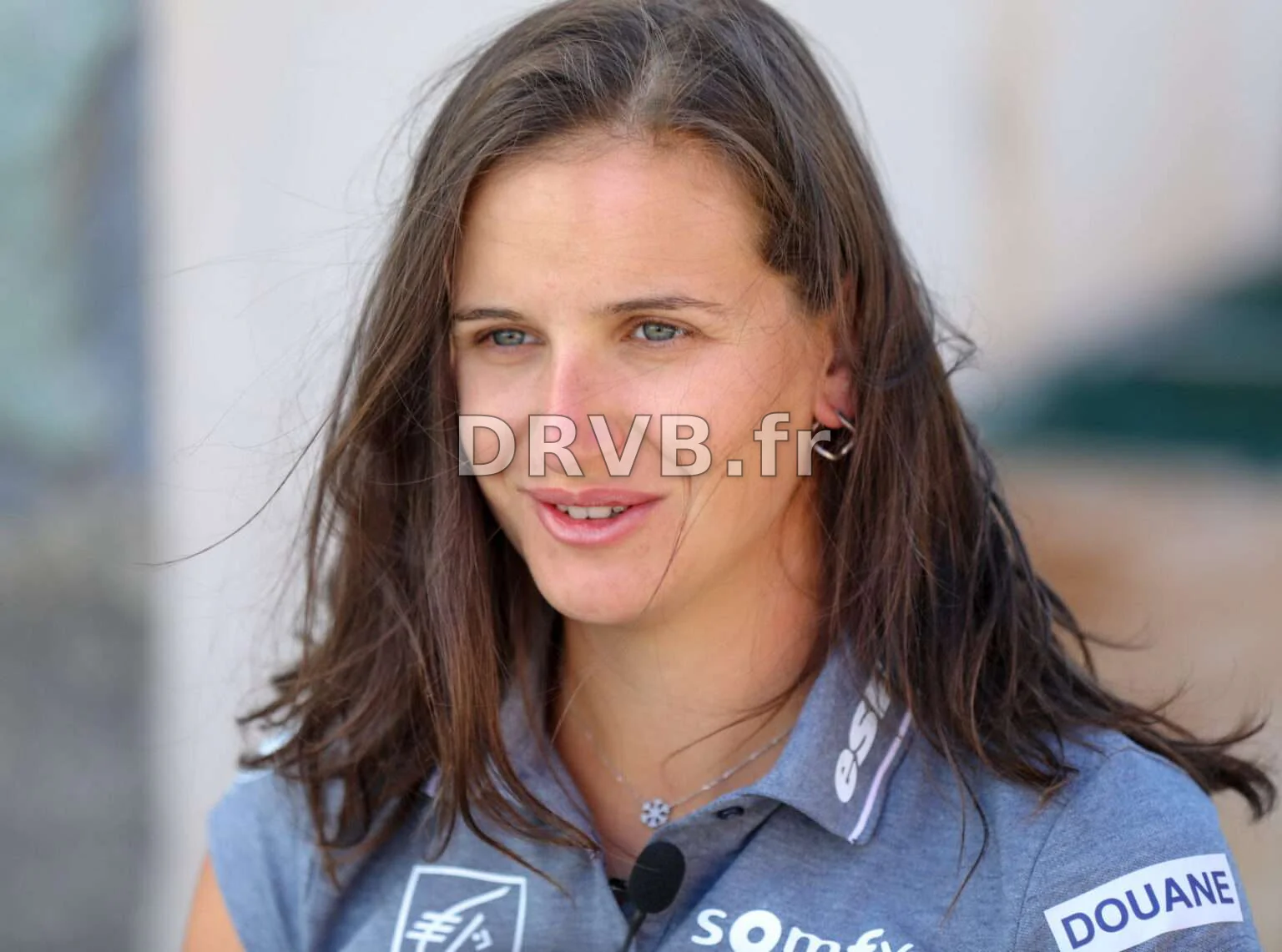 La Vie Privée de Julia Simon : Entre Mystère et Performance