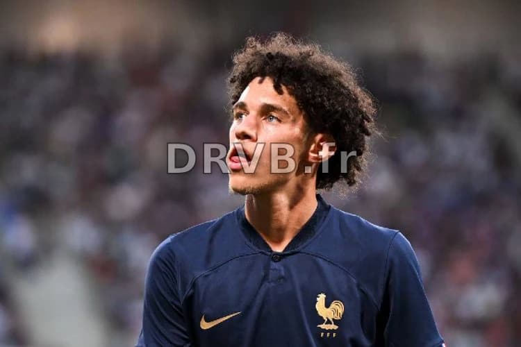 4 choses à savoir sur Maghnes Akliouche, la pépite franco-algérienne de ...