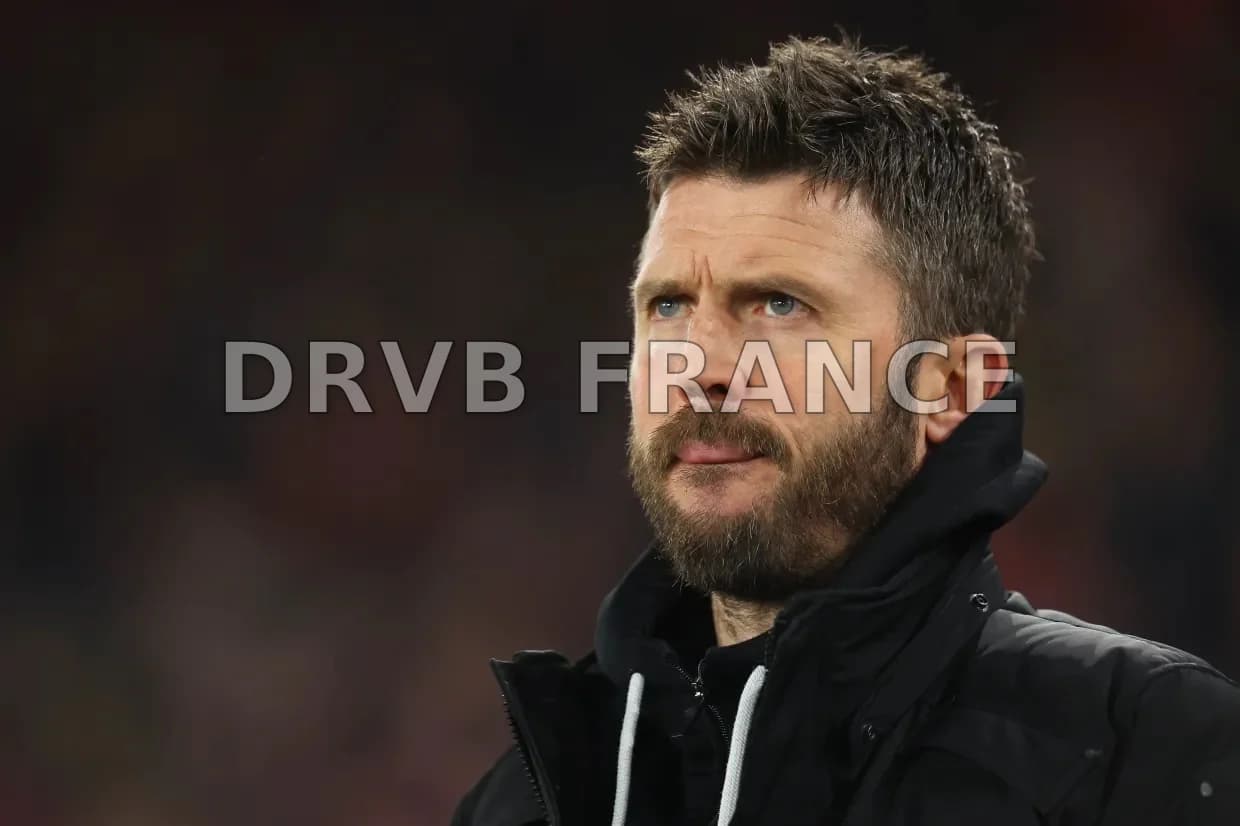 Cựu danh thủ Michael Carrick sẵn sàng trở lại dẫn dắt MU