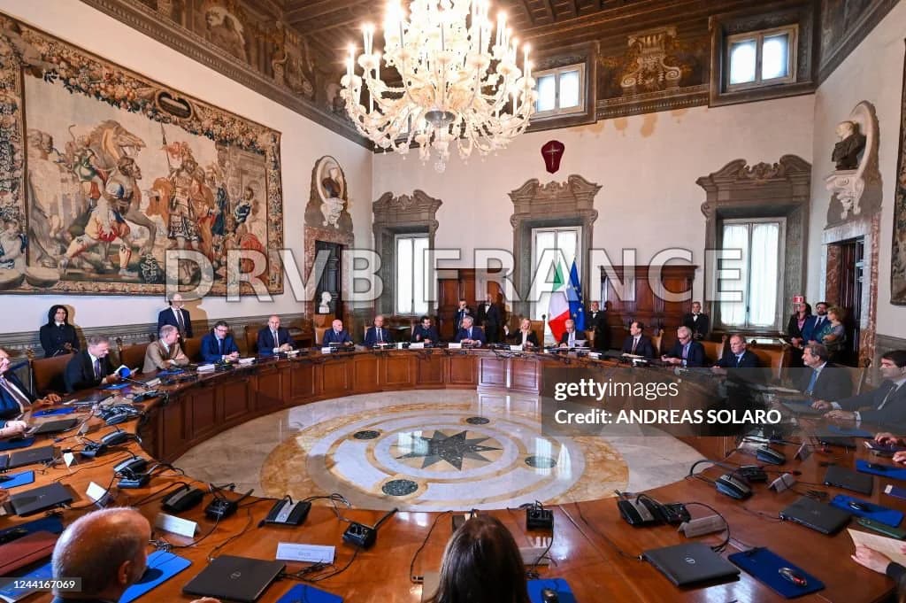Italy's new Prime Minister, Giorgia Meloni rings the bell as she ...